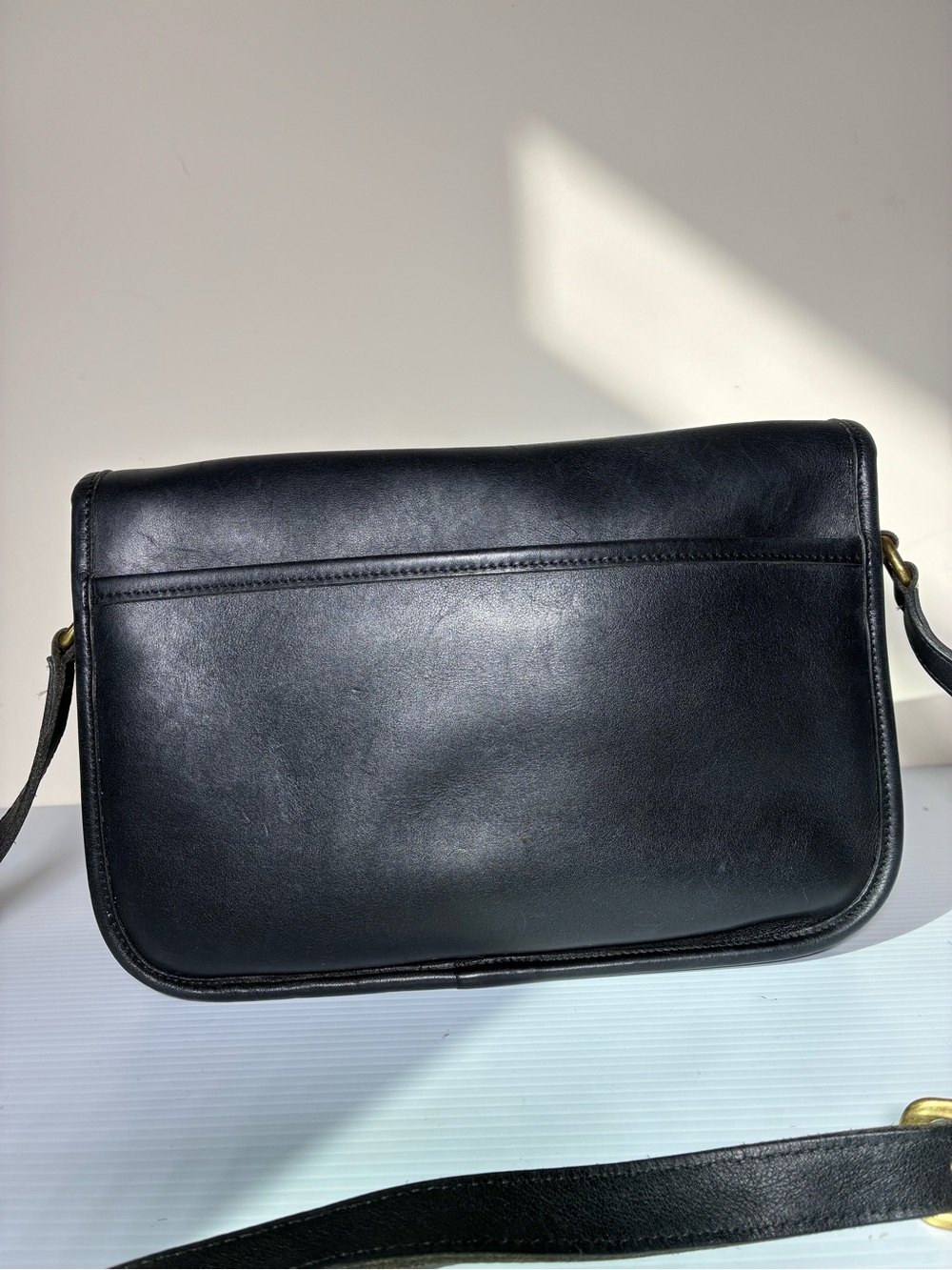 Vintage Coach City Bag Black Leather Brass Turnlock Crossbody Shoulder Bag - Picture 7 of 13